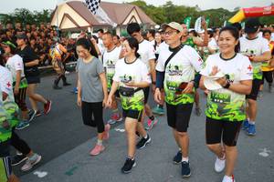 BIB: 1240
                            <button type="button" onclick="openModal(3530891)" class="btn btn-primary btn-sm float-right btn-popup" data-toggle="modal" data-target=".modal-high-quality">
                        <i class="fas fa-shopping-cart"></i> Add to Cart
                    </button>
                                            <button type="button" onclick="isThisMe(3530891, true)" class="btn btn-success btn-sm float-right btn-popup btn-isme hidden" data-toggle="tooltip" data-placement="bottom" title="นี่คือรูปของคุณใช่ไหม คลิกที่นี่เพื่อเอาเข้าอัลบั้ม">
                        <i class="fas fa-plus"></i> Add to album
                    </button>
                    <button type="button" onclick="isThisMe(3530891, false)" class="btn btn-warning btn-sm float-right btn-popup btn-isnotme hidden">
                        <i class="fas fa-ban"></i> Remove from album
                    </button>